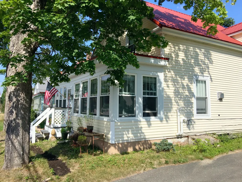 24 Franklin Street Calais ME 04619
