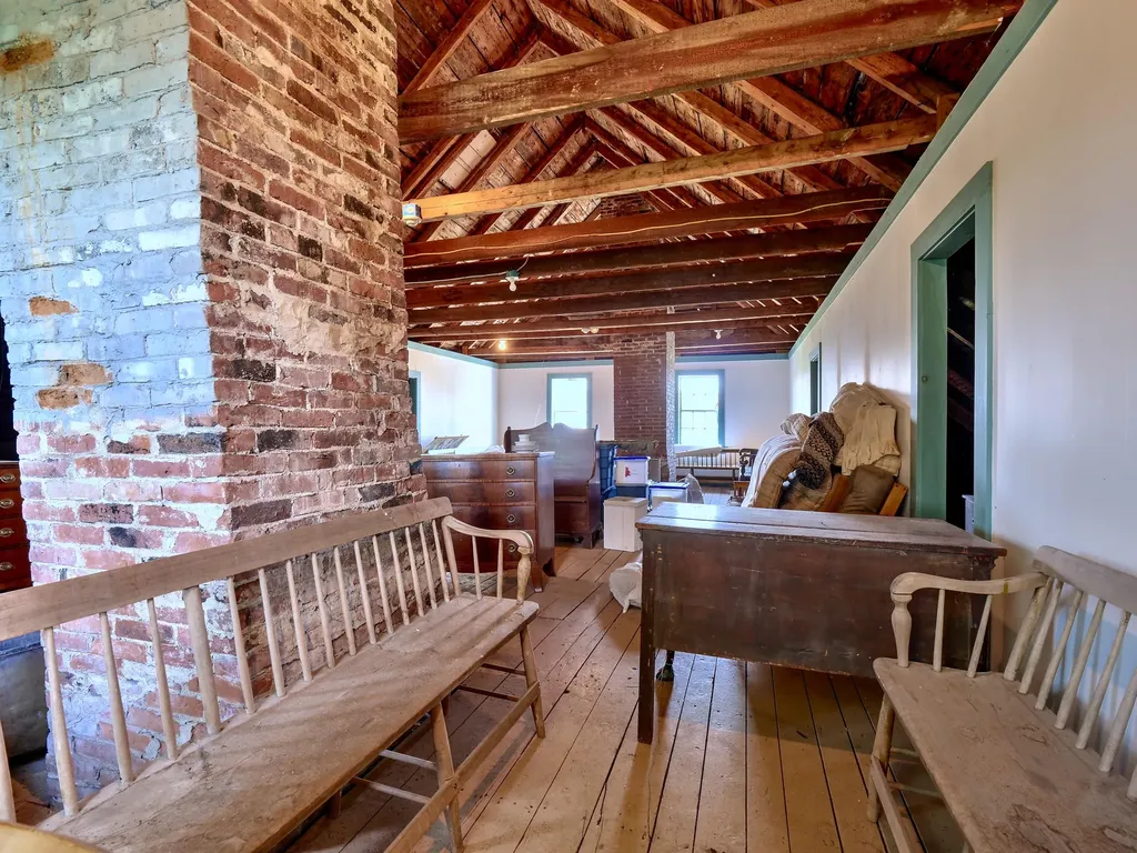 16 High Street Thomaston ME 04861