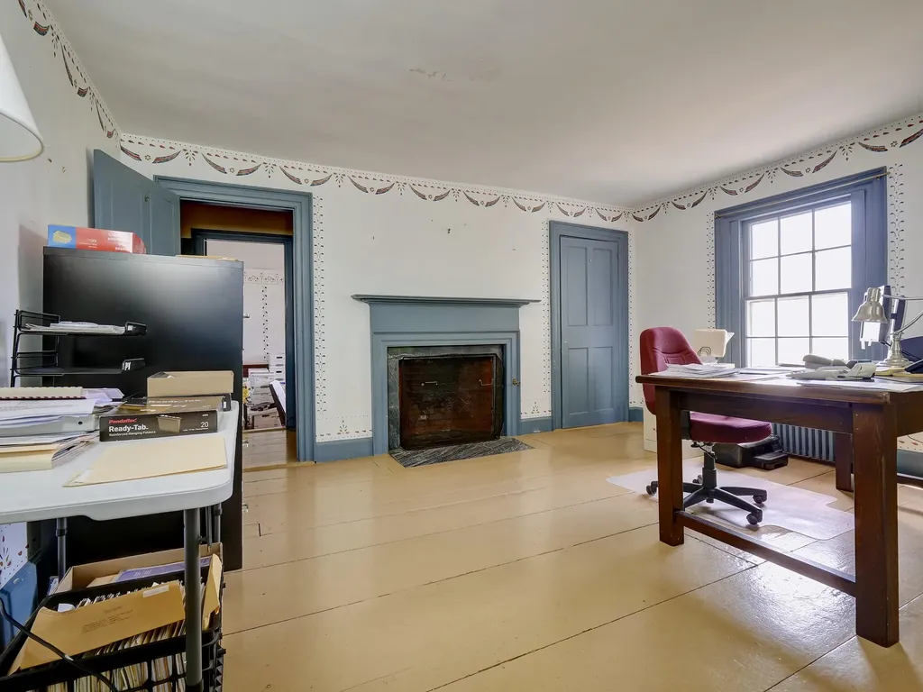 16 High Street Thomaston ME 04861