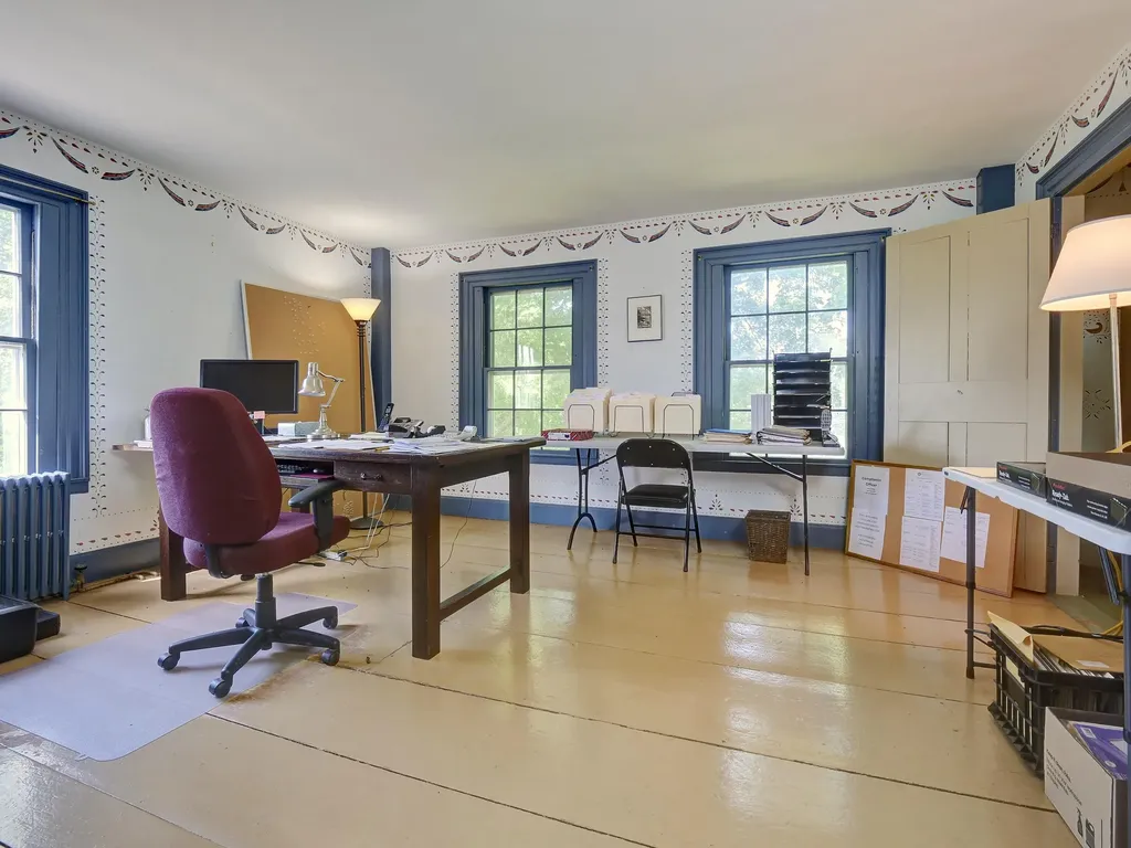 16 High Street Thomaston ME 04861