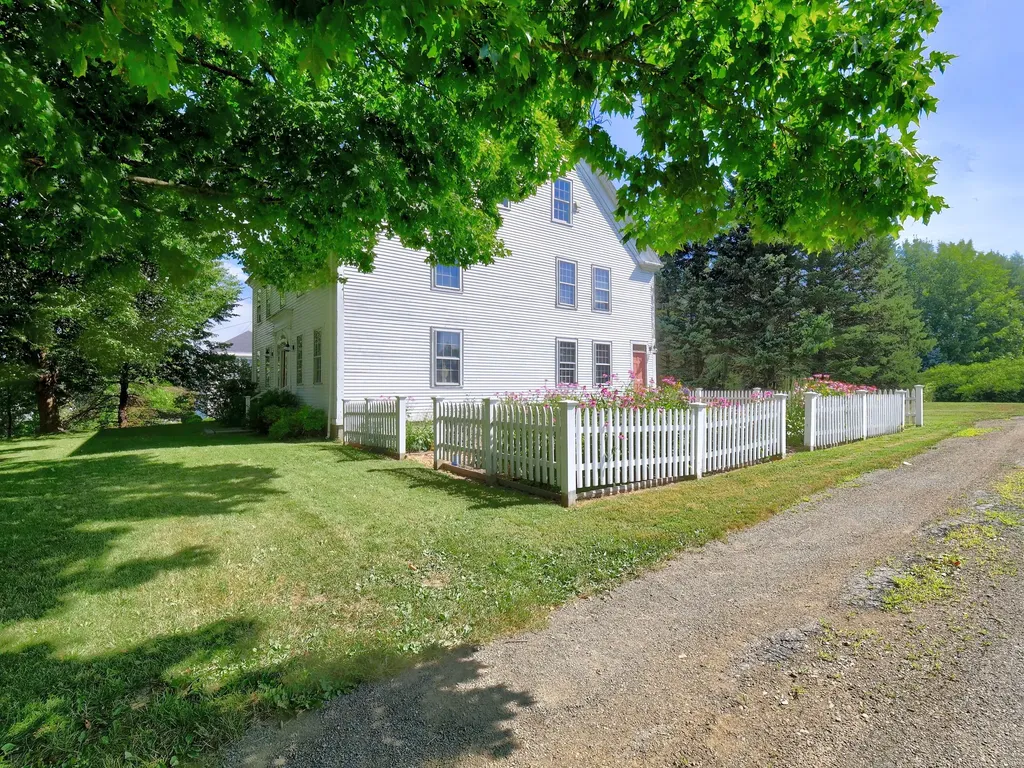 16 High Street Thomaston ME 04861