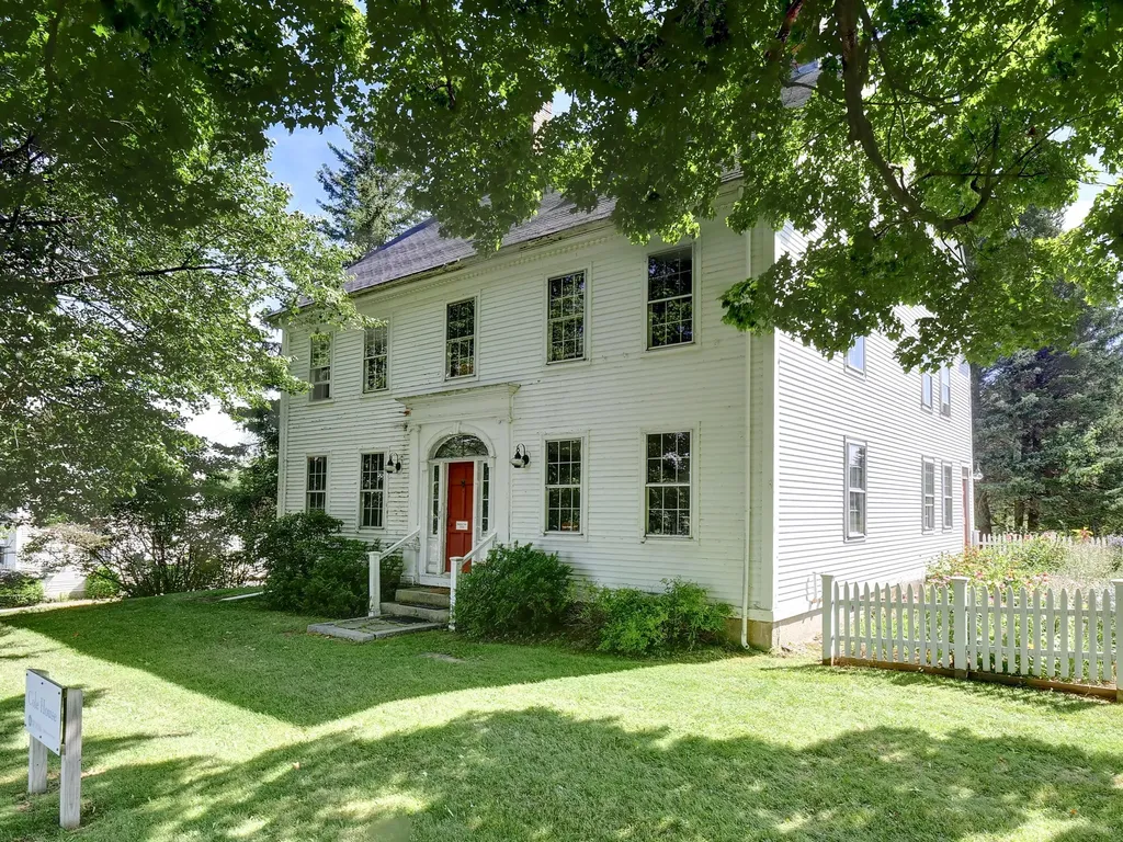 16 High Street Thomaston ME 04861