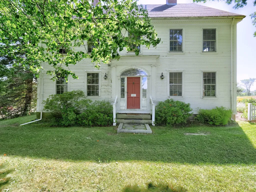 16 High Street Thomaston ME 04861
