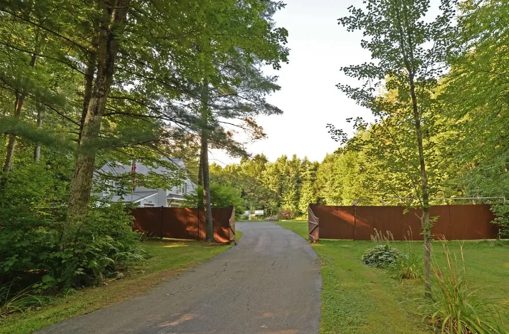 1290 Alfred Road Arundel ME 04046
