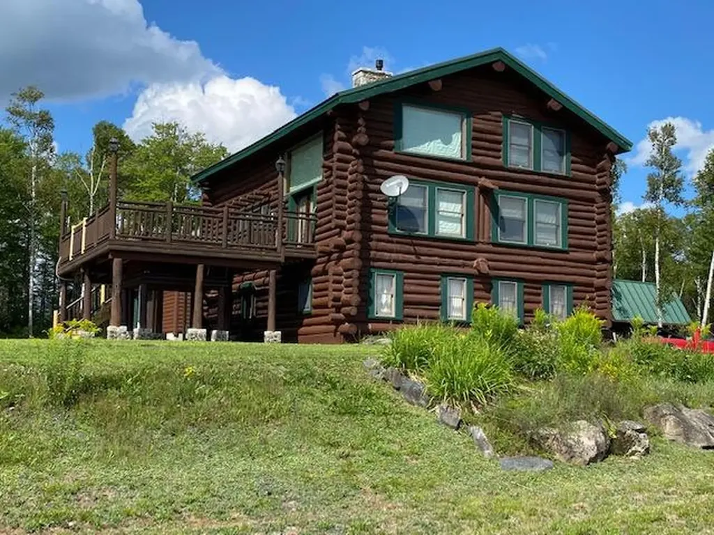 15 Stagecoach Road Greenville ME 04441