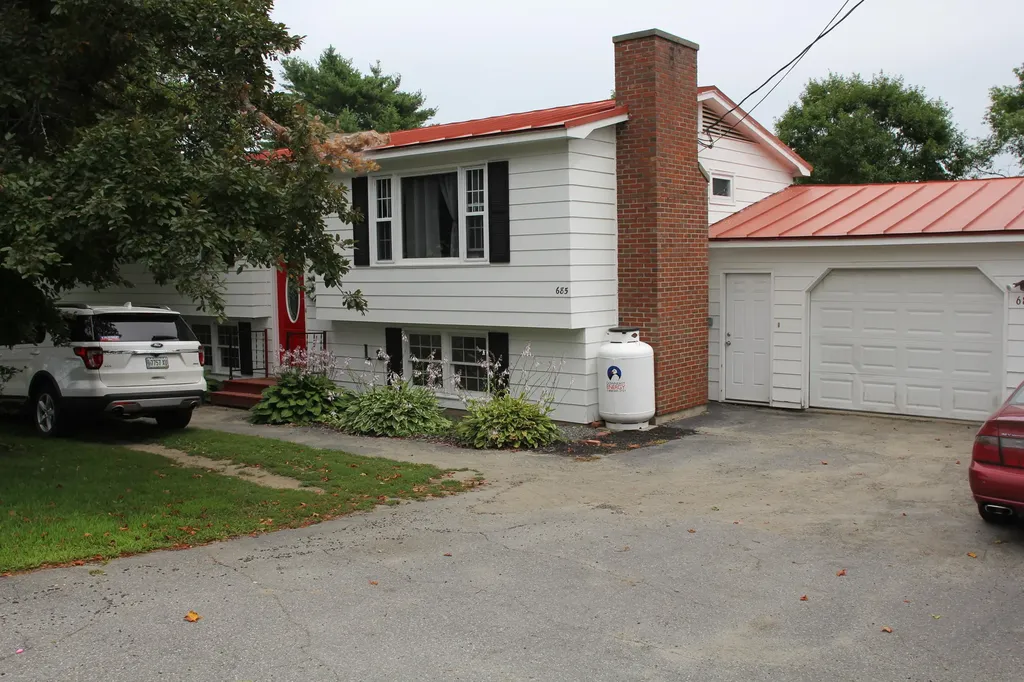 685 River Road Norridgewock ME 04957