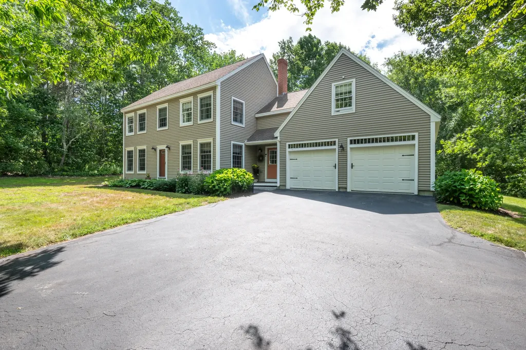 14 Bowdoin Drive Falmouth ME 04105