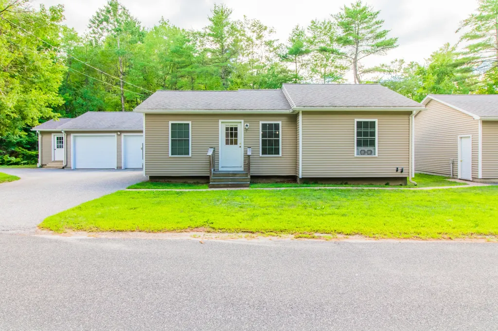7 Farwell Street Lisbon ME 04250