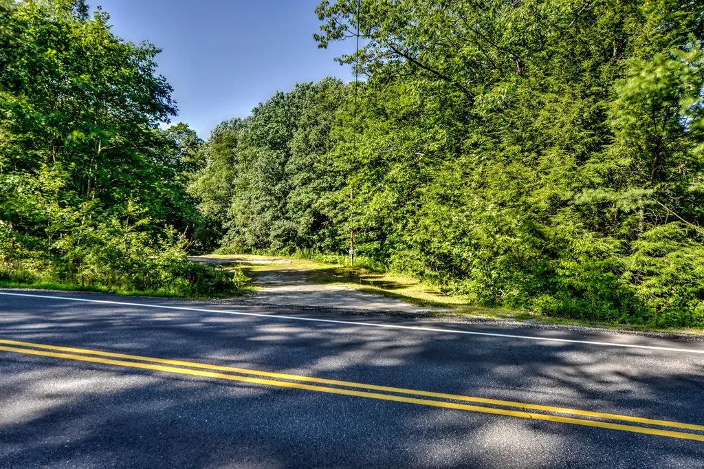 590 River Road Brunswick ME 04011