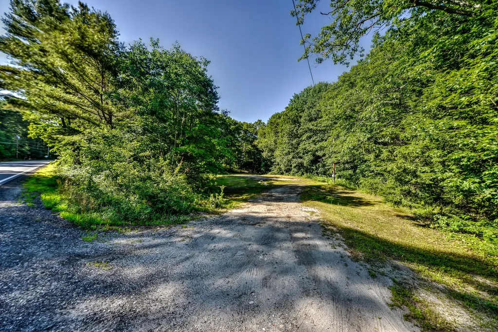590 River Road Brunswick ME 04011