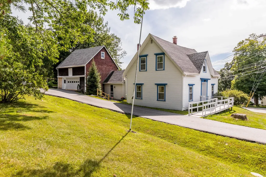 5 Old Route 1 Waldoboro ME 04572
