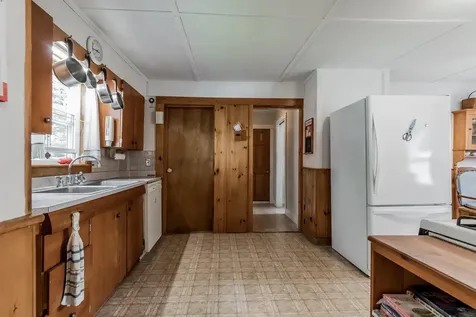 5 Old Route 1 Waldoboro ME 04572