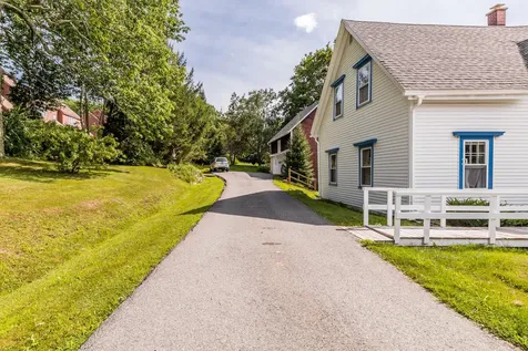 5 Old Route 1 Waldoboro ME 04572