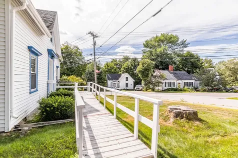 5 Old Route 1 Waldoboro ME 04572