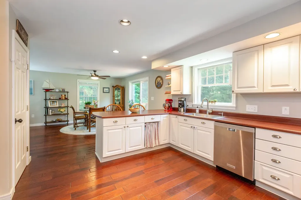 22 Kingfisher Drive Brunswick ME 04011