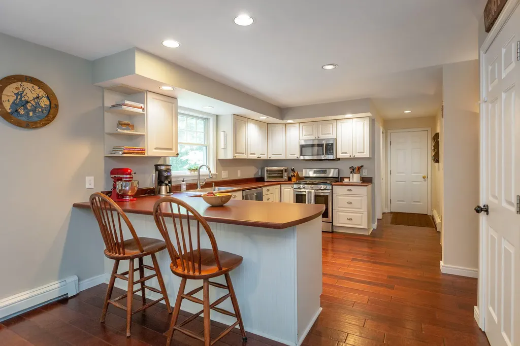 22 Kingfisher Drive Brunswick ME 04011