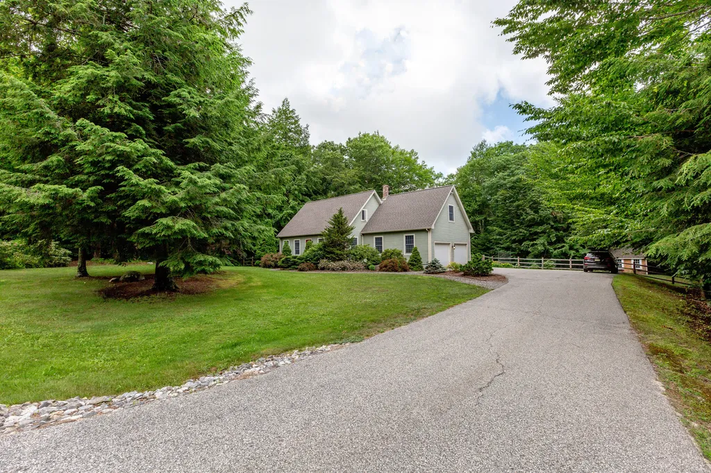 22 Kingfisher Drive Brunswick ME 04011