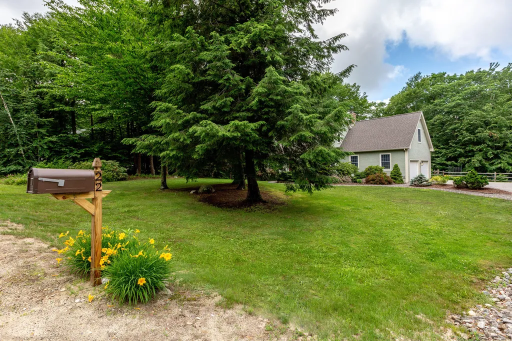 22 Kingfisher Drive Brunswick ME 04011