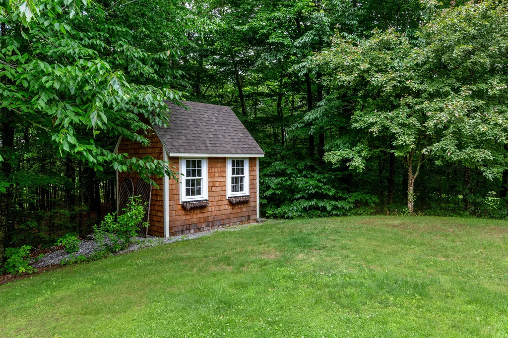 22 Kingfisher Drive Brunswick ME 04011