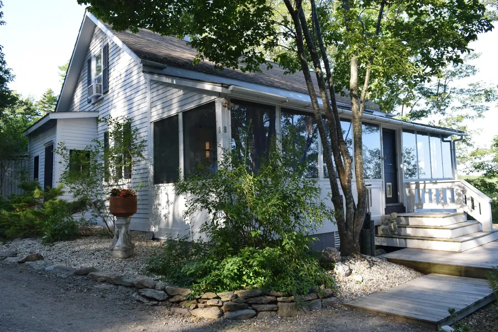 8 Midway Road Harpswell ME 04079