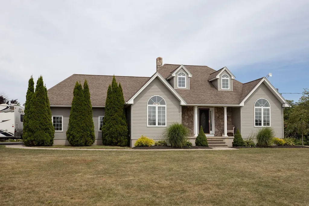 27 Ridley Road Sanford ME 04073