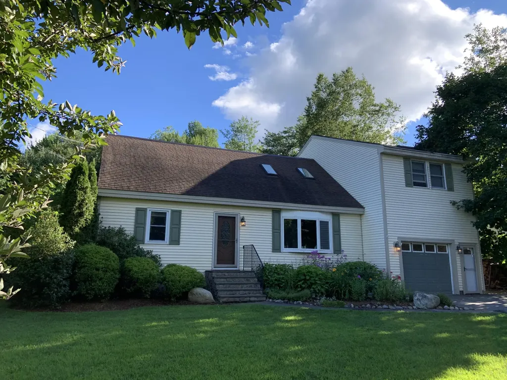 16 Oak Hill Drive Oakland ME 04963