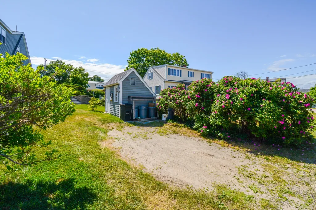 675 York Street York ME 03909