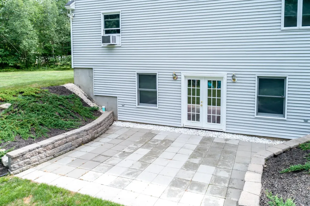 6 James Henry Lane Westbrook ME 04092