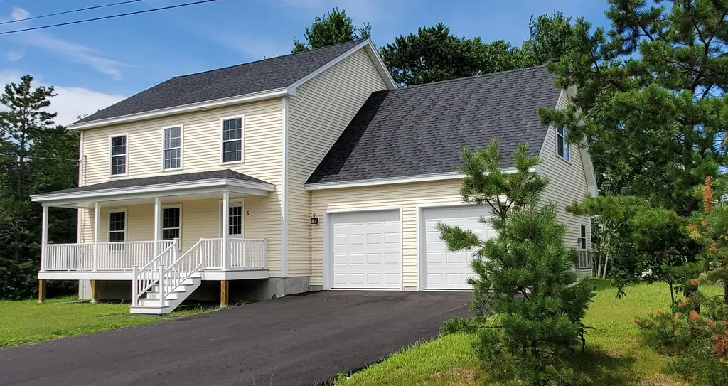 5 Robin Drive Brunswick ME 04011