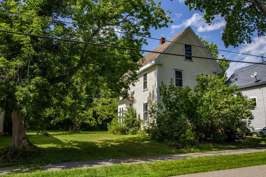 163 7th Street Bangor ME 04401