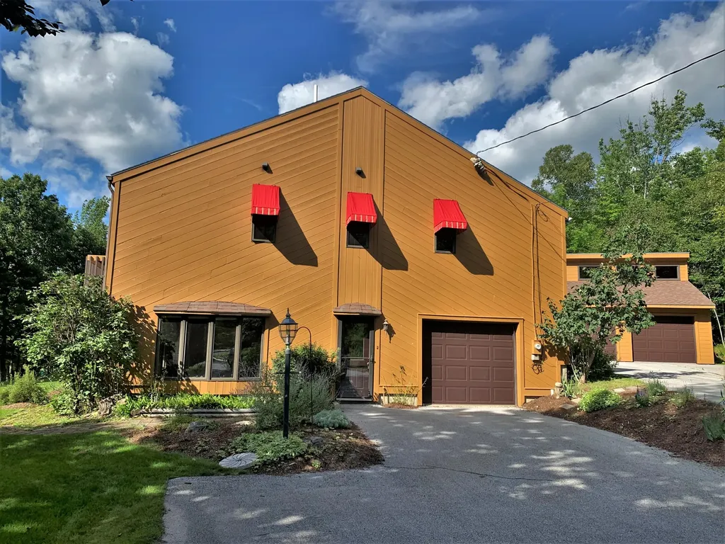28 Skyline Drive Holden ME 04429