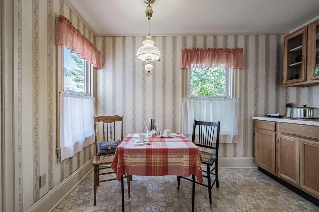 17 Maverick Street Rockland ME 04841