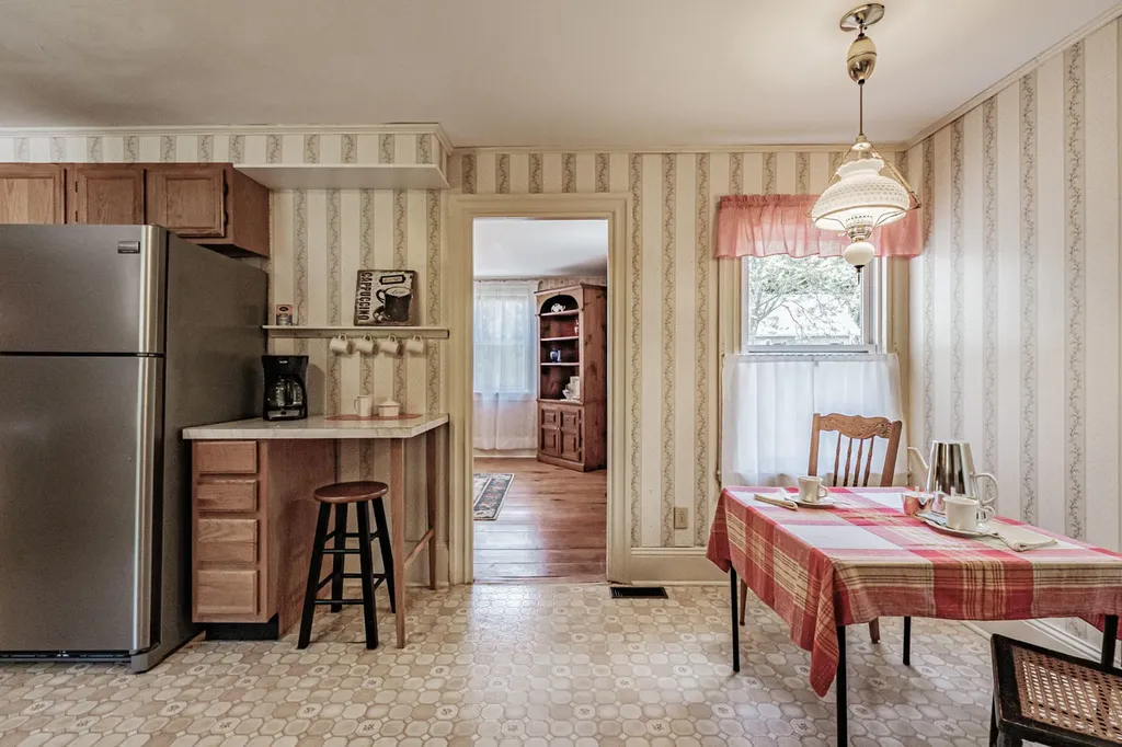 17 Maverick Street Rockland ME 04841