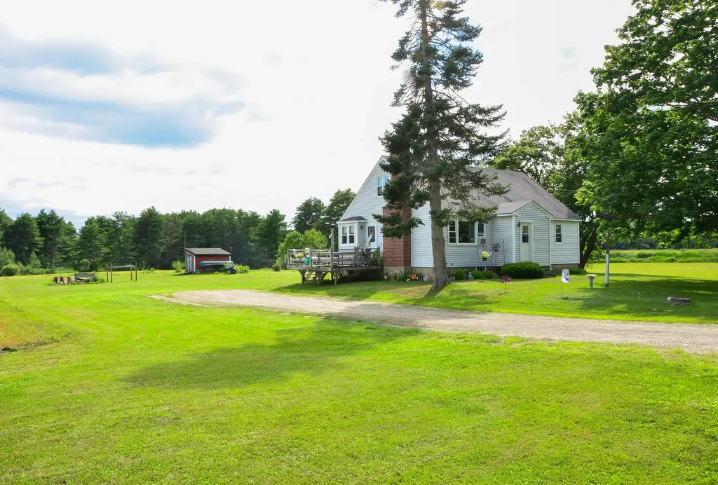 303 Whitefield Road Pittston ME 04345
