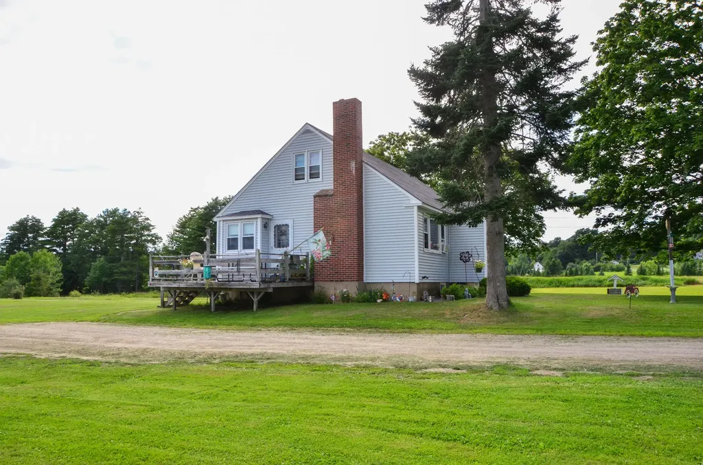 303 Whitefield Road Pittston ME 04345