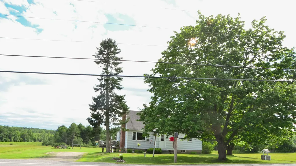 303 Whitefield Road Pittston ME 04345