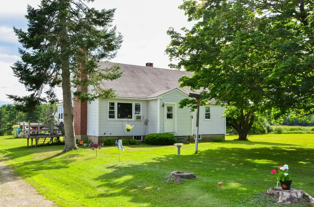 303 Whitefield Road Pittston ME 04345
