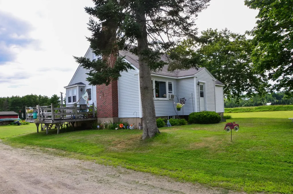 303 Whitefield Road Pittston ME 04345