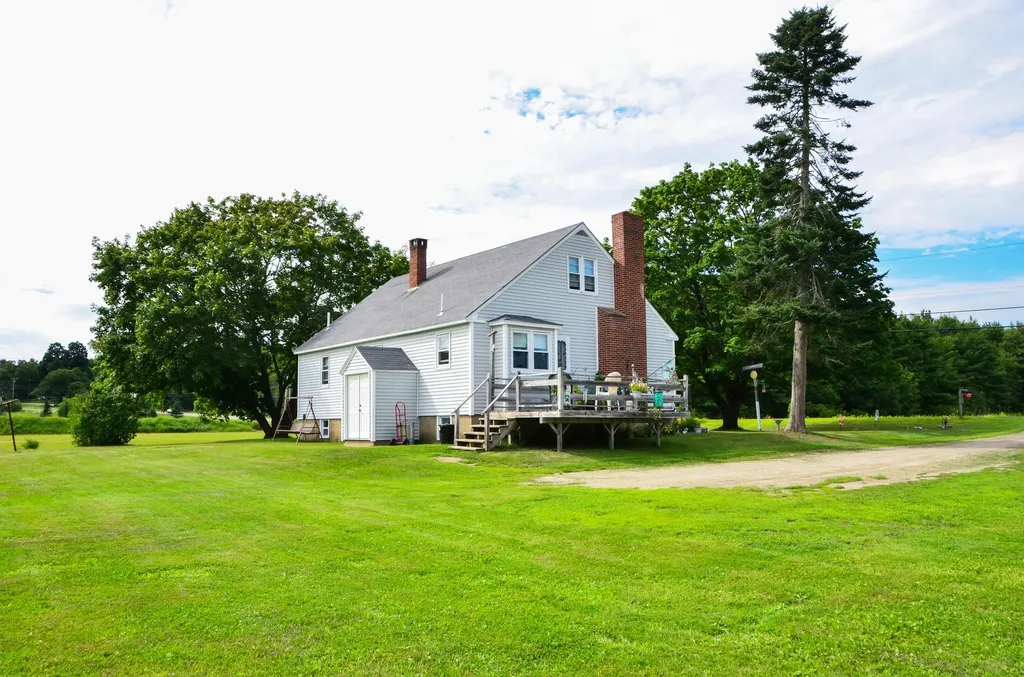 303 Whitefield Road Pittston ME 04345