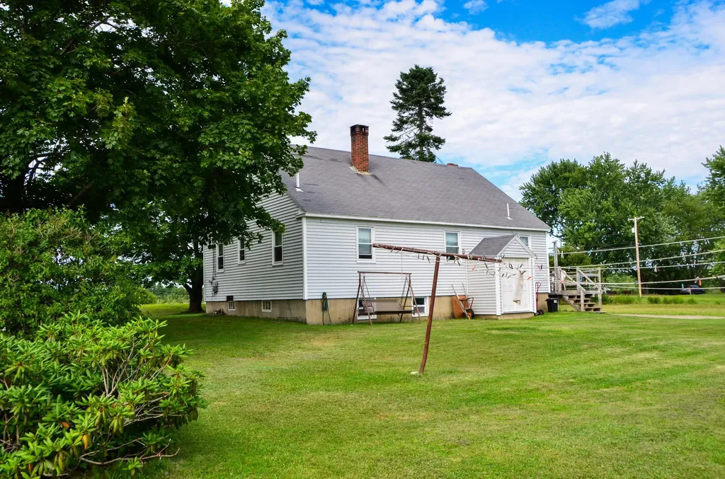 303 Whitefield Road Pittston ME 04345