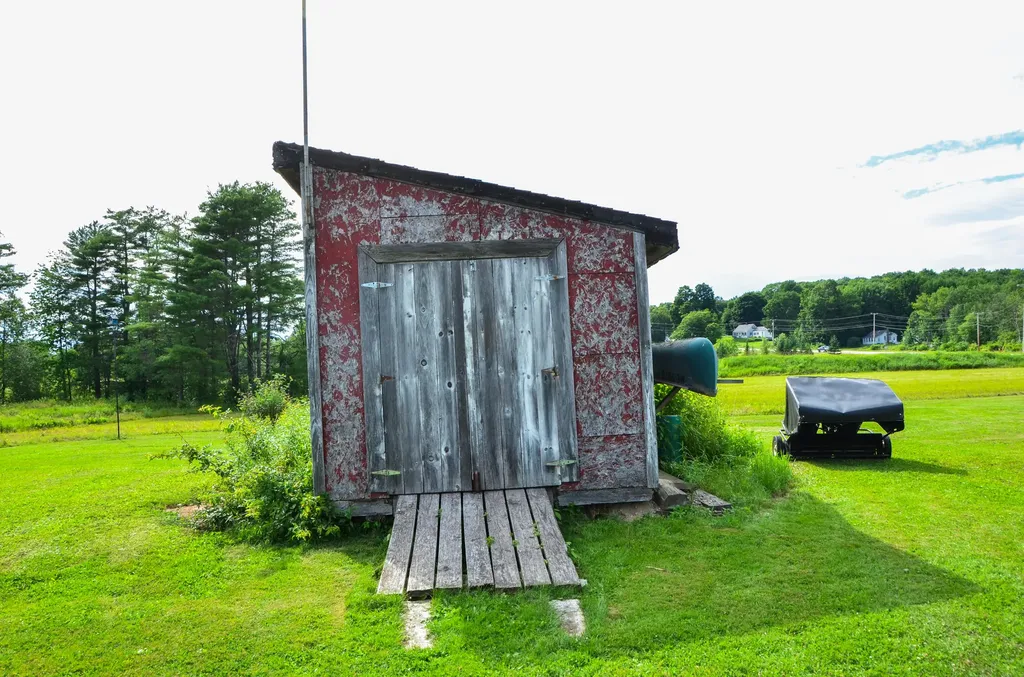 303 Whitefield Road Pittston ME 04345