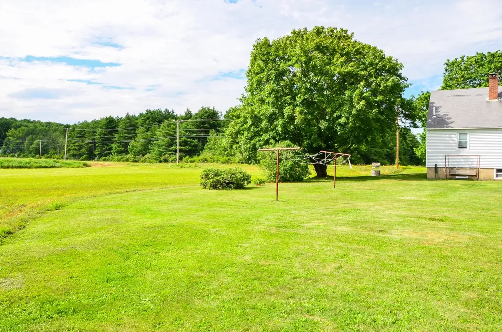 303 Whitefield Road Pittston ME 04345