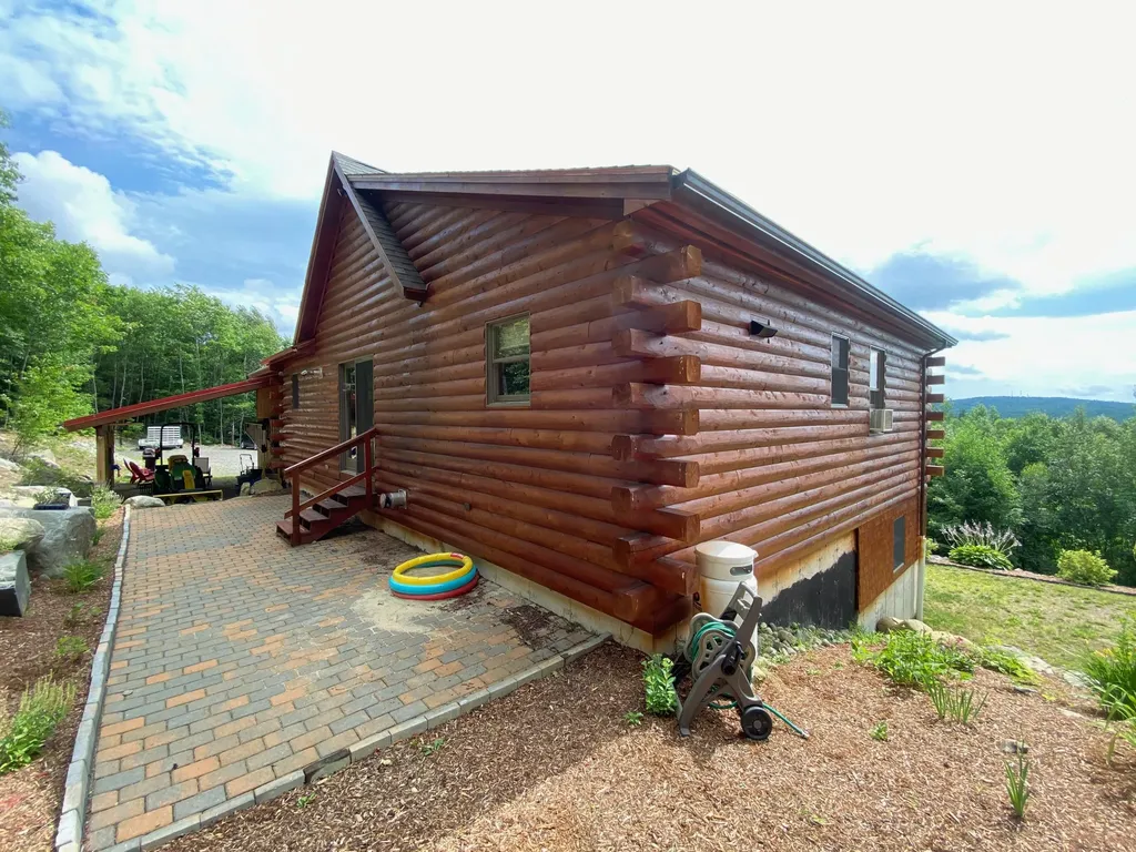 231 Hampshire Hill Road New Sharon ME 04955
