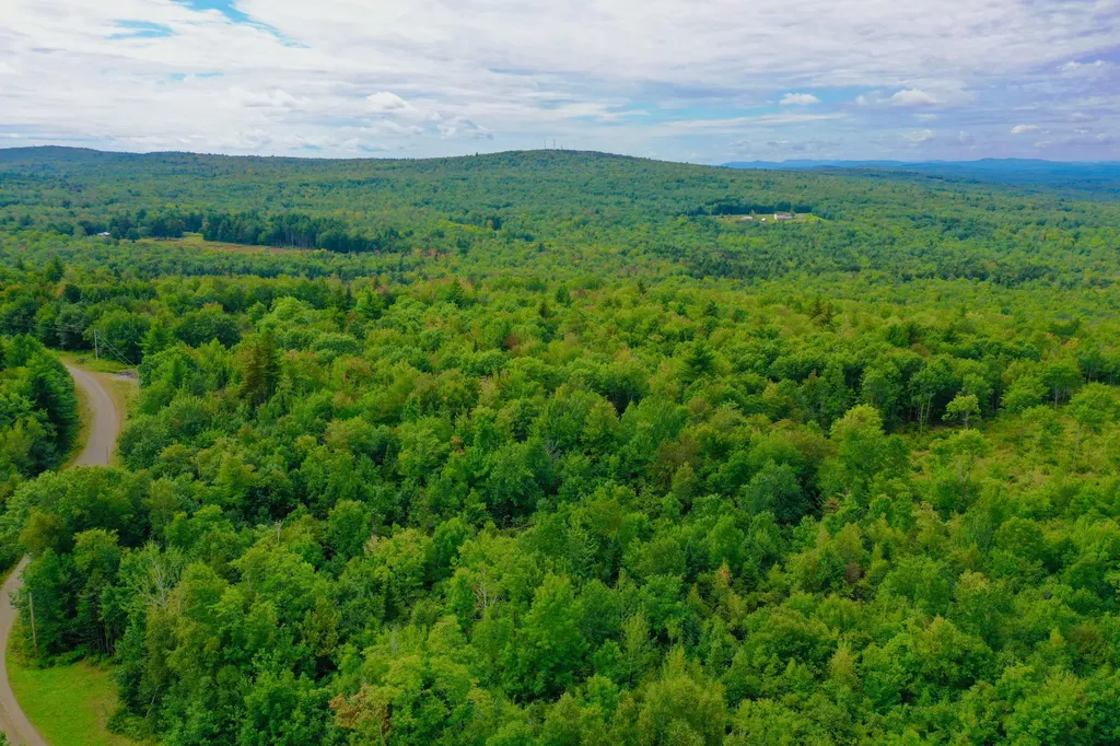 231 Hampshire Hill Road New Sharon ME 04955