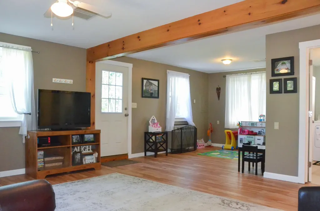 7 Barton Road Jefferson ME 04348