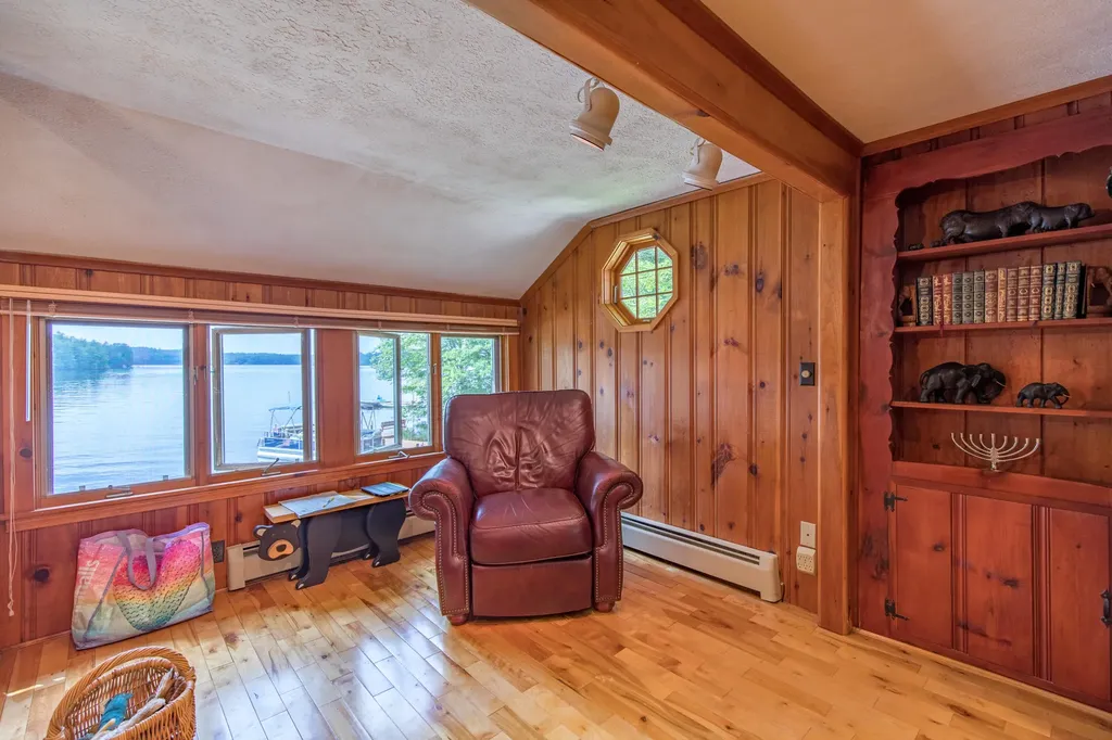 66 Thomas Pond Terrace Road Raymond ME 04071