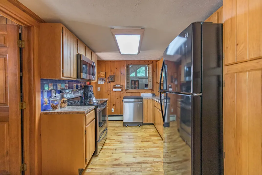 66 Thomas Pond Terrace Road Raymond ME 04071