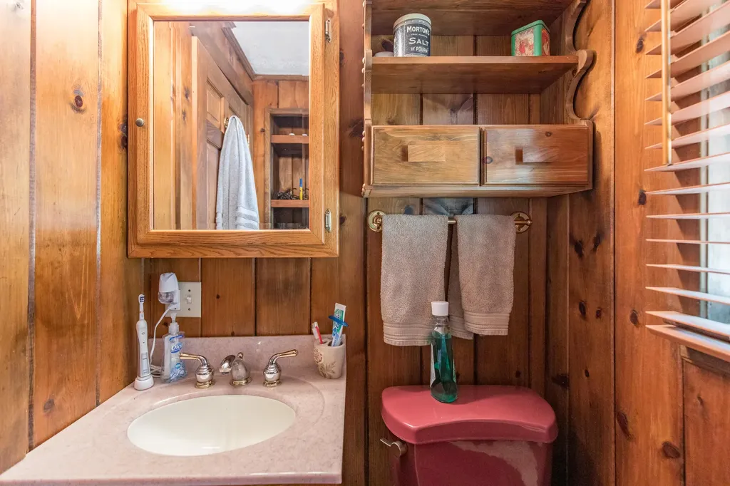 66 Thomas Pond Terrace Road Raymond ME 04071