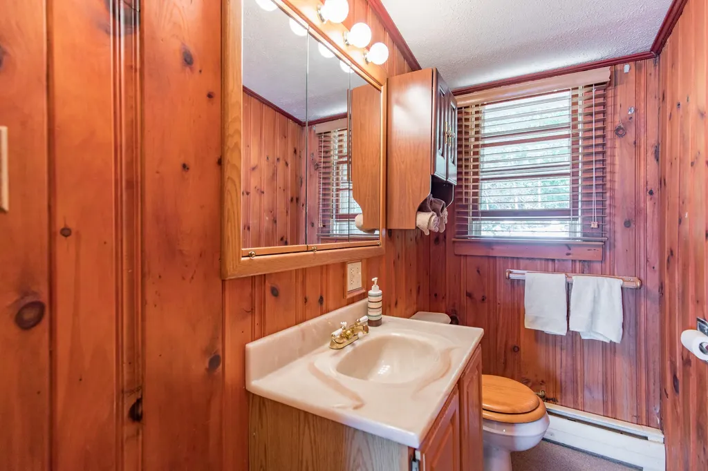 66 Thomas Pond Terrace Road Raymond ME 04071