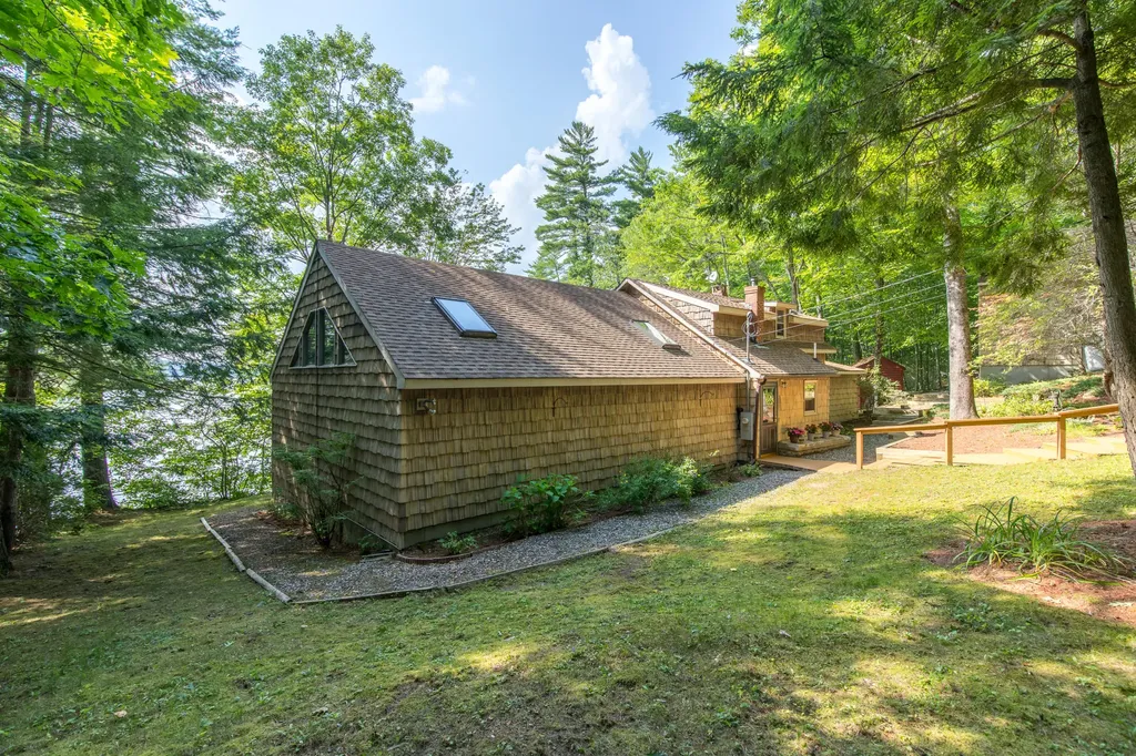 66 Thomas Pond Terrace Road Raymond ME 04071